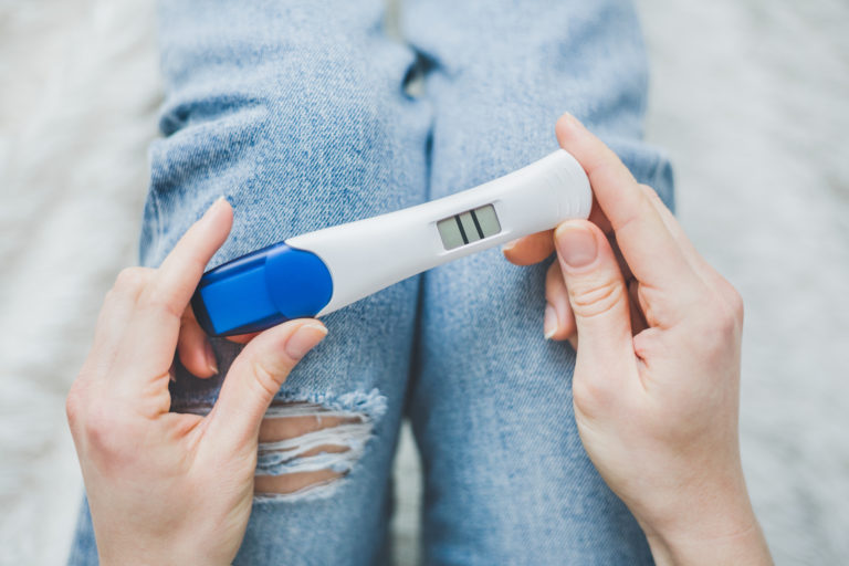 Ein Schwangerschaftstest kann mehr Gewissheit schaffen. Foto © nerudol stock adobe